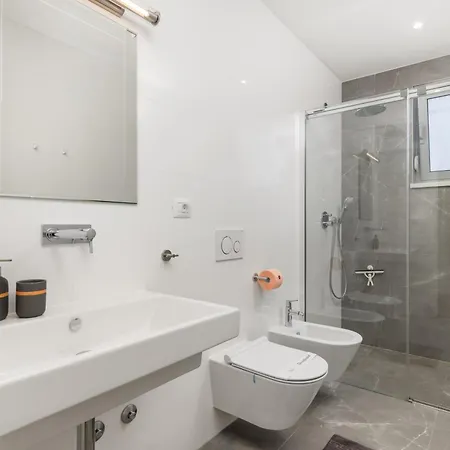 Exclusive Soho Center With Pool And Terrace Apartment